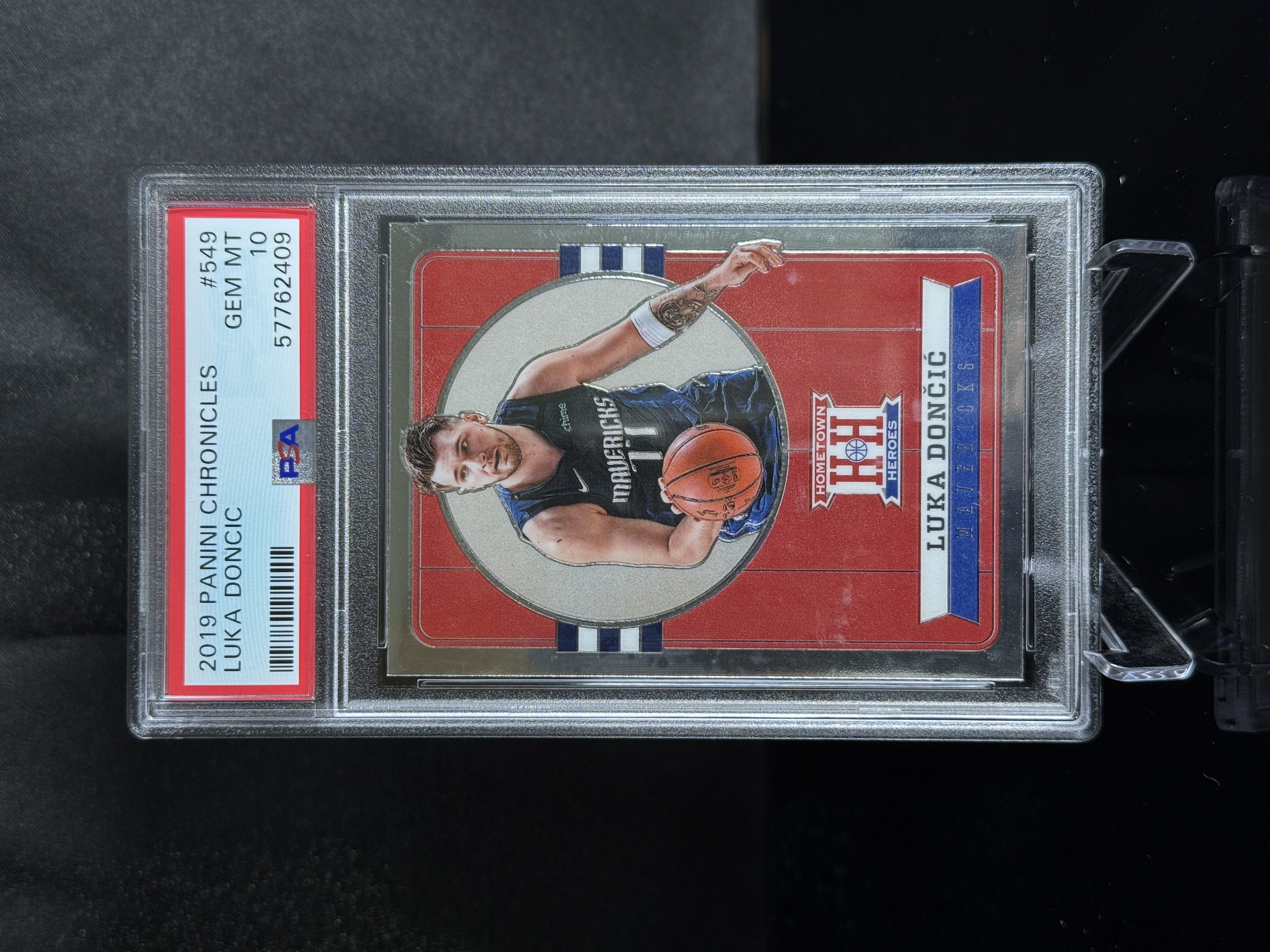 2019-20 Panini Chronicles Luka Dončić Hometown Heroes front