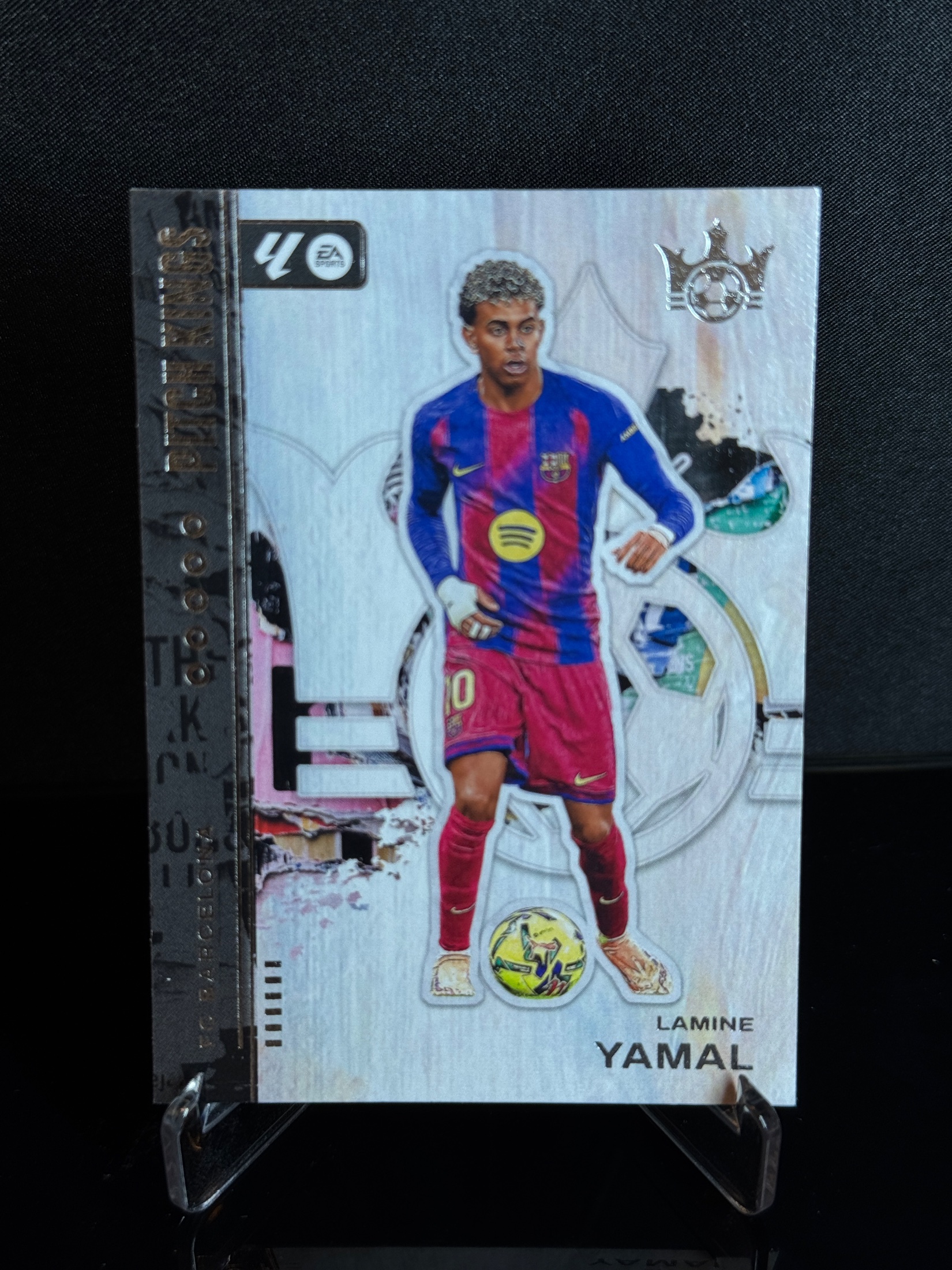 2025-26 Panini Pitch Kings Soccer Lamine Yamal front