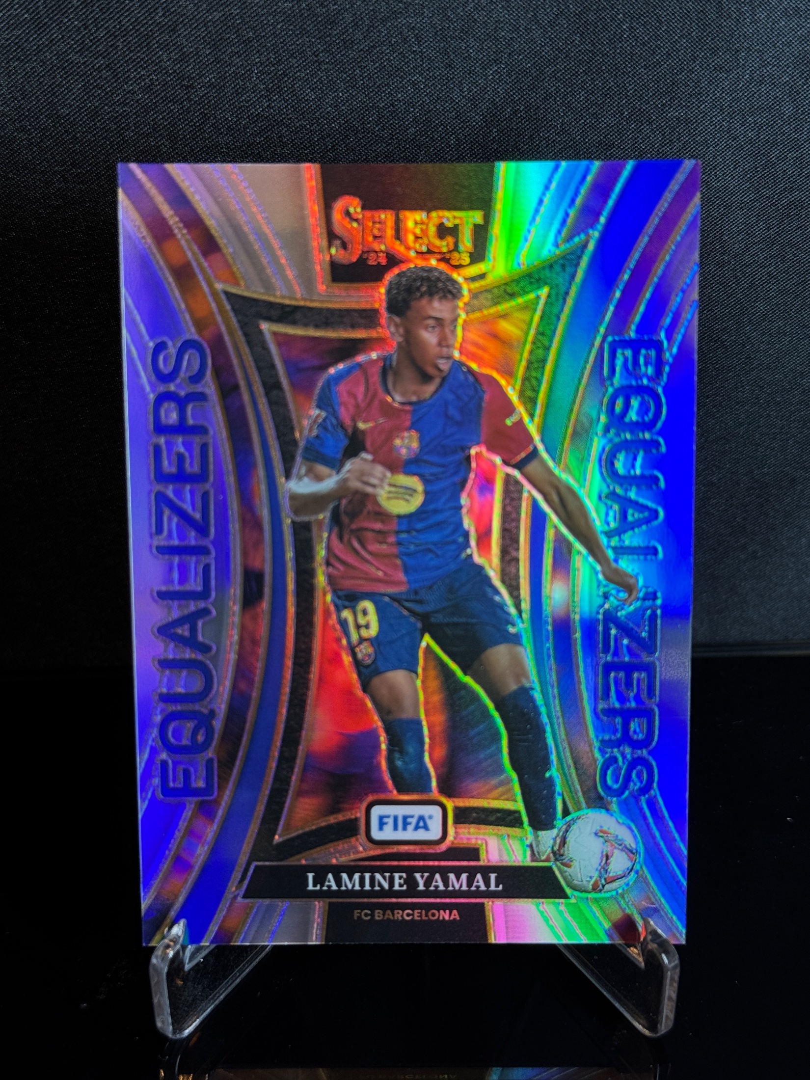 2024-25 Panini Select FIFA Soccer Lamine Yamal Equalizers Prizm front