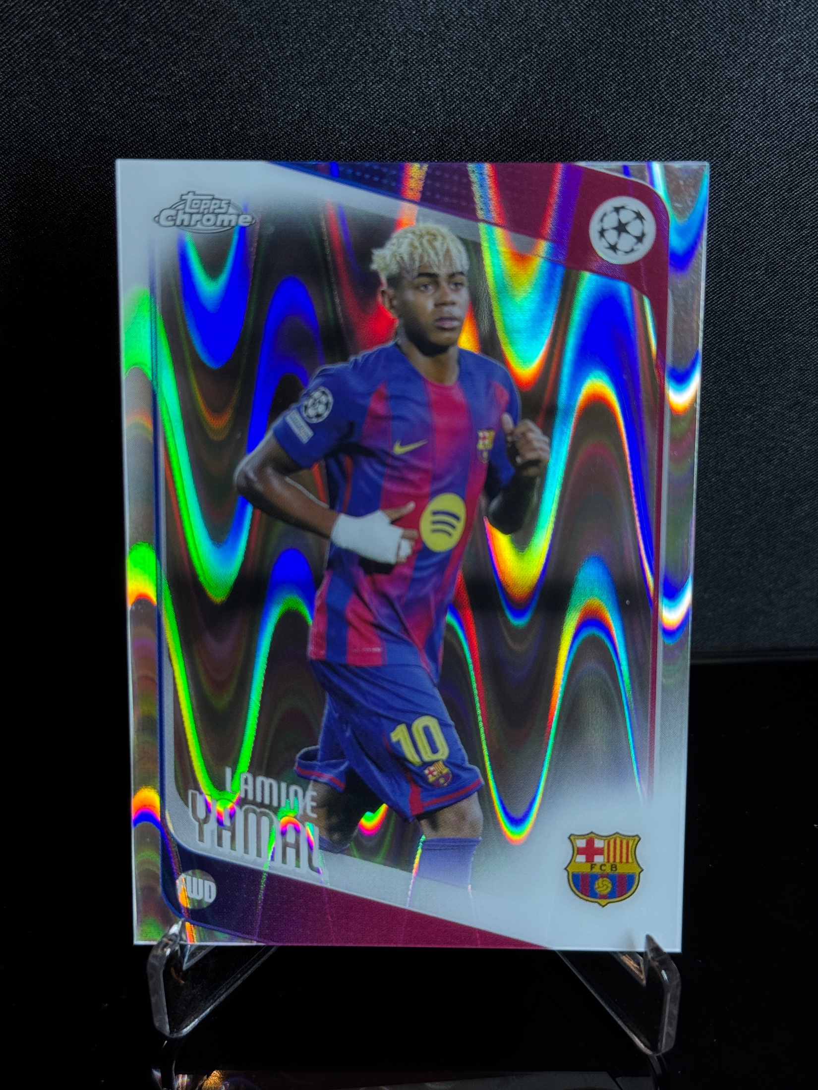 2024-25 Topps Chrome UEFA Champions League Lamine Yamal Raywave Refractor front