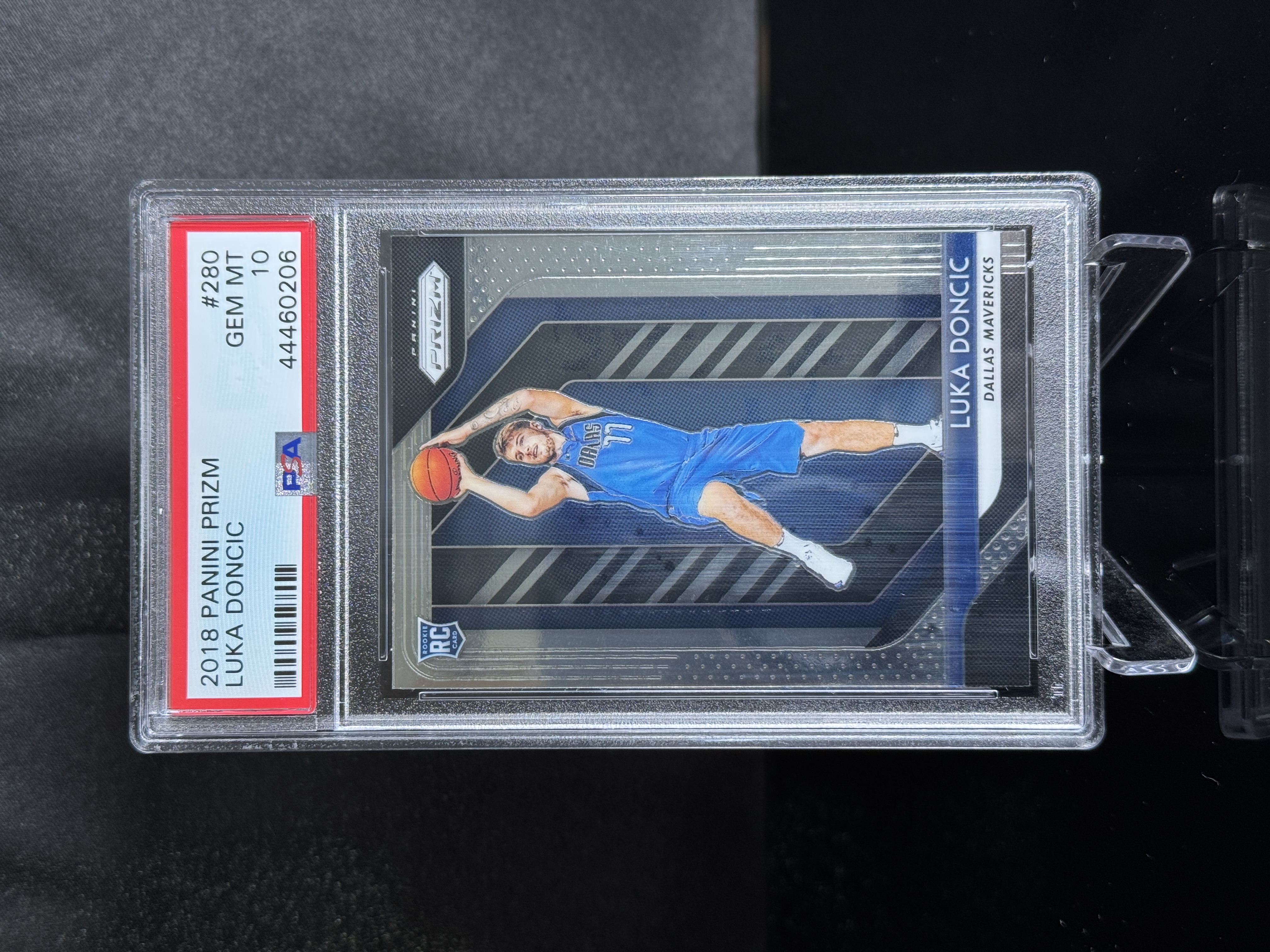 2018-19 Panini Prizm Luka Doncic RC front