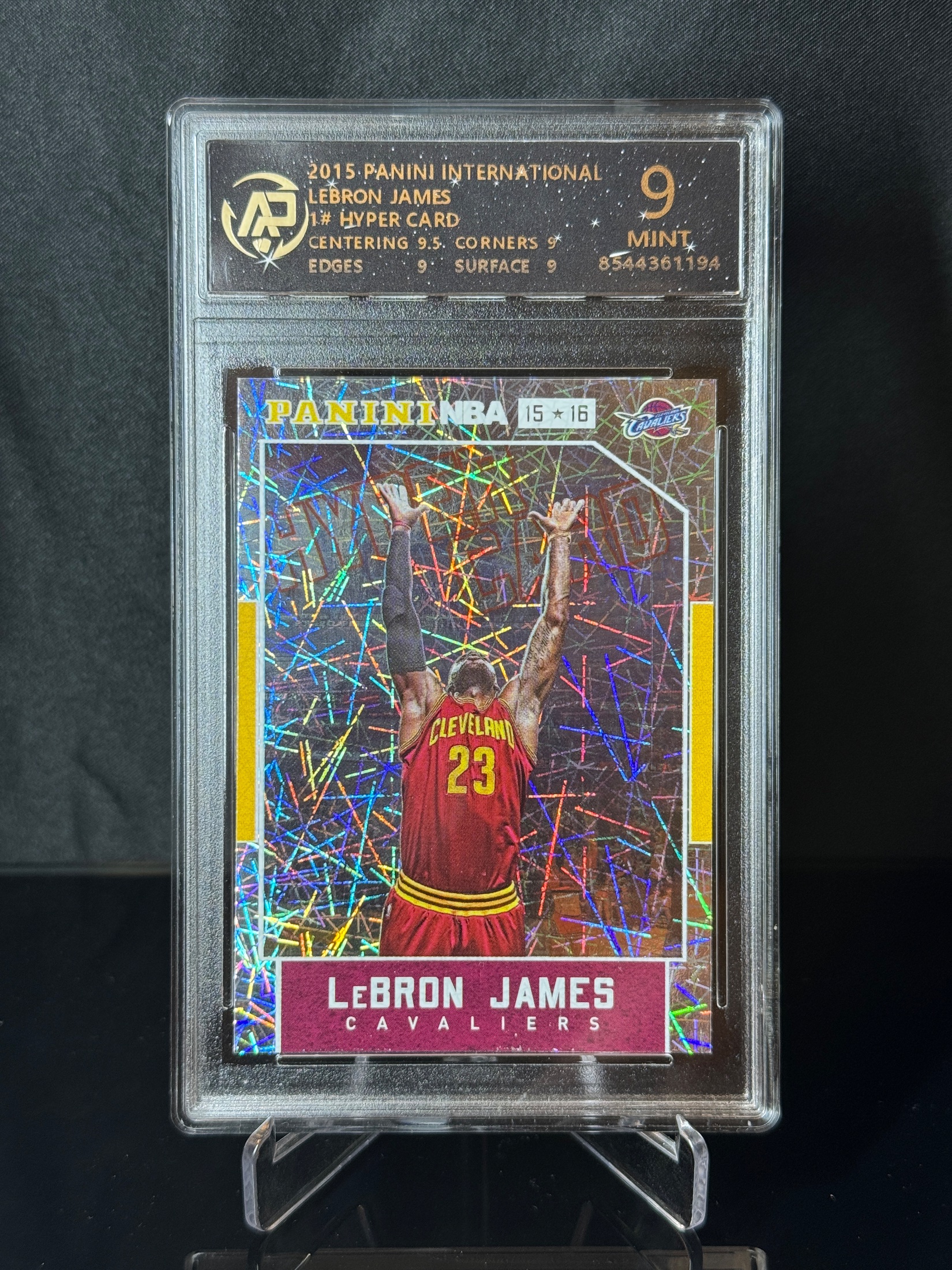 2015-16 Panini International LeBron James Hyper front
