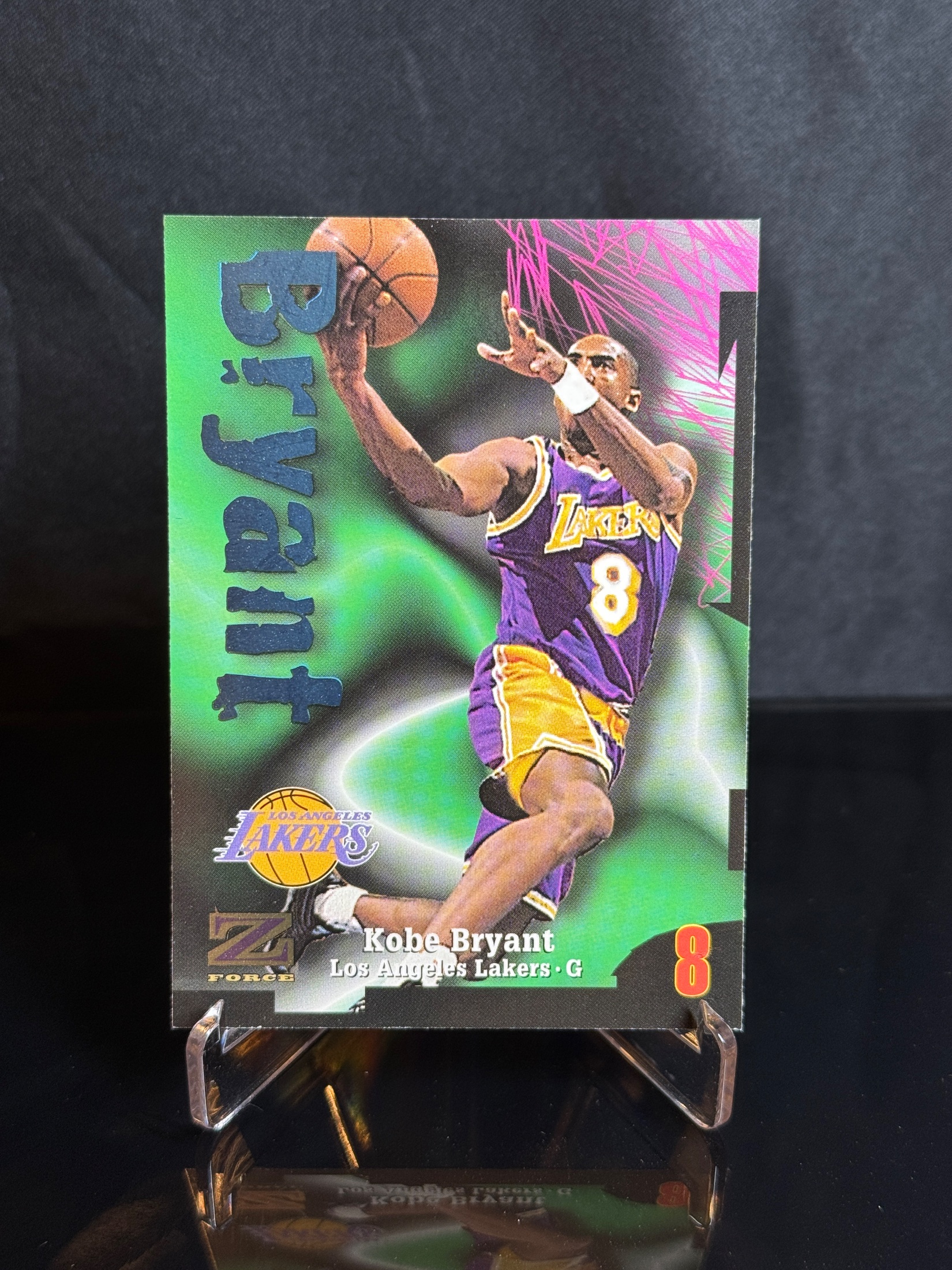 1997-98 SkyBox Z-Force Kobe Bryant front